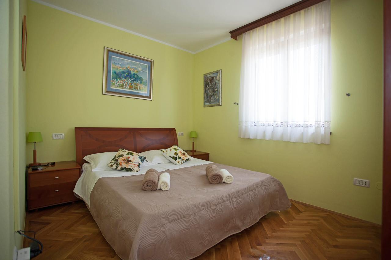 Apartment Pia Rovinj Bagian luar foto